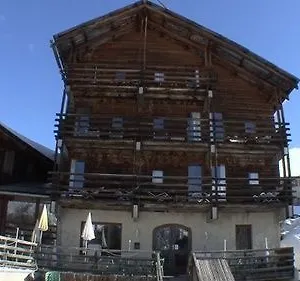 Le Grand Tetras Saint-Vérand